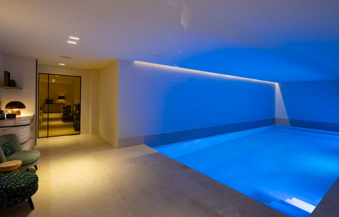 VERBINNEN indoor pool