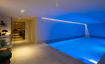 VERBINNEN indoor pool