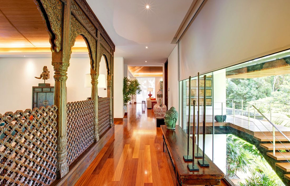Lara Lopez Rio Dulce indoor hallway