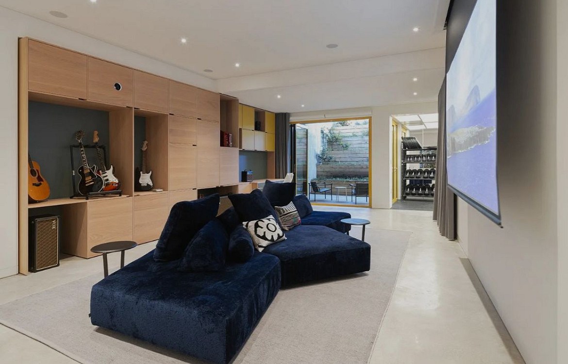 Cell Frame House basement