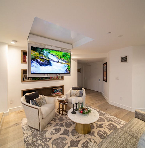 McGregor Square Smart Penthouse sitting tv area