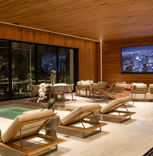 CASA TCC porch and pool