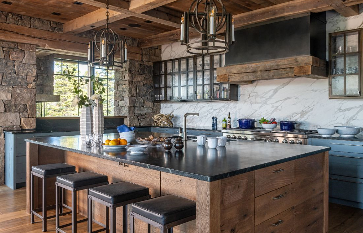 Obsidian House kitchen
