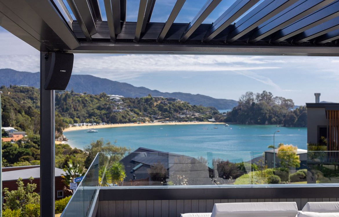 Kaiteriteri patio and water view