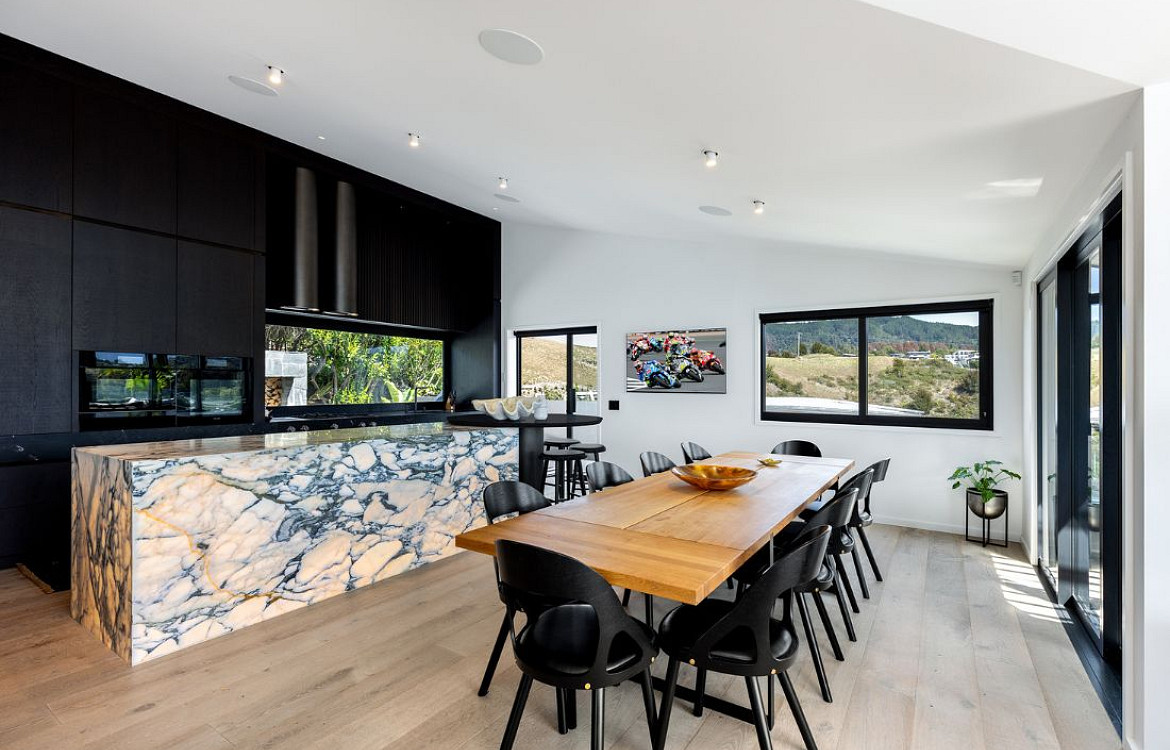 Kaiteriteri counter and kitchen seating