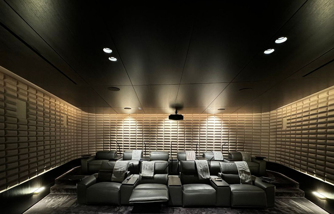 Bayside Luxury back-view cinema