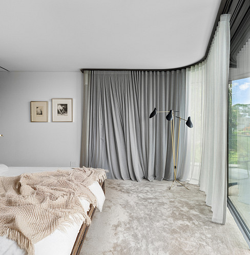 cortinas con mando a distancia para el dormitorio