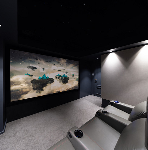 Sala de cine en casa compacta con una gran pantalla de proyección, acabados oscuros y techo con luces de estrellas