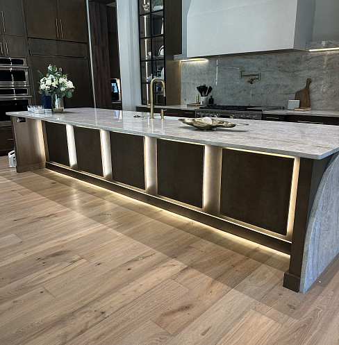 Linear Lighting kitchen