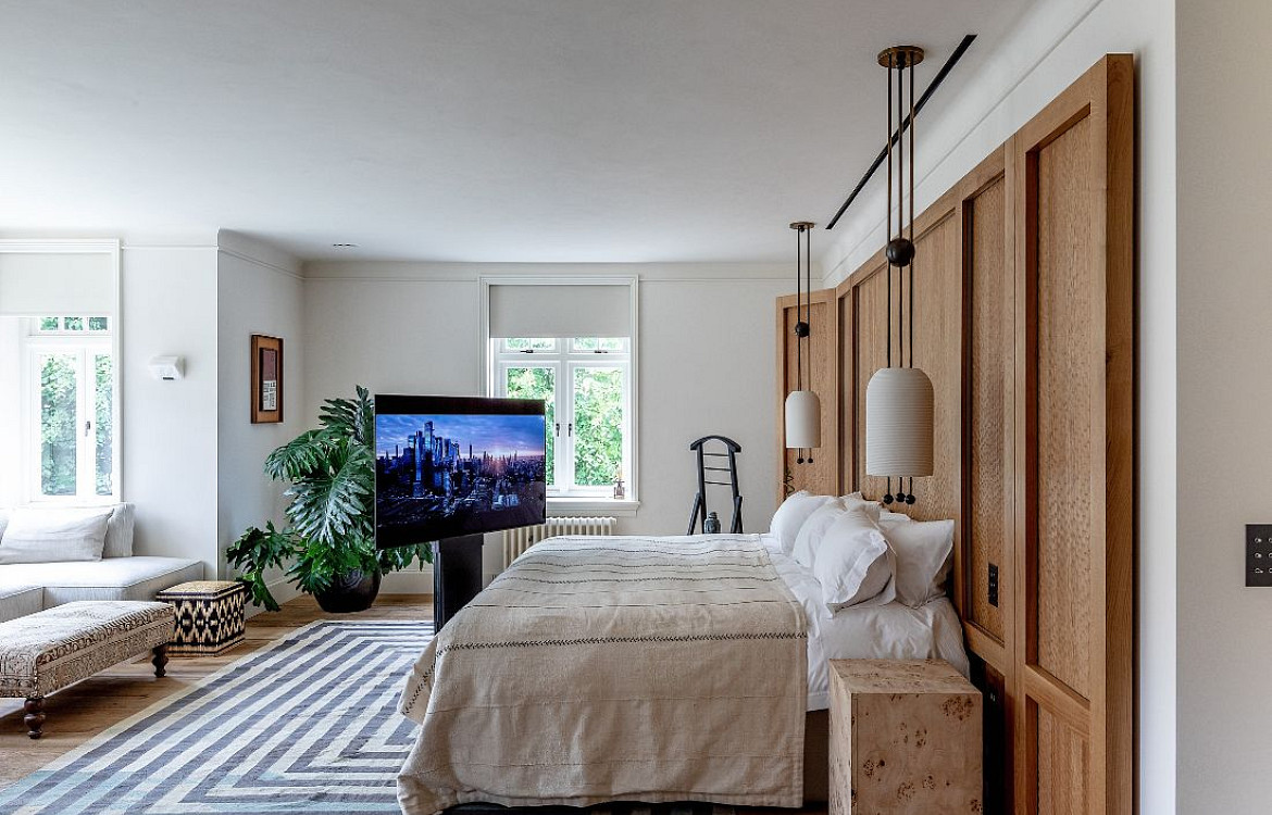 Smart TV in Bedroom